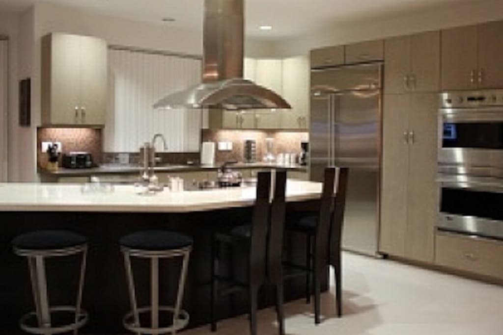 ample space for food prep, dual ovens