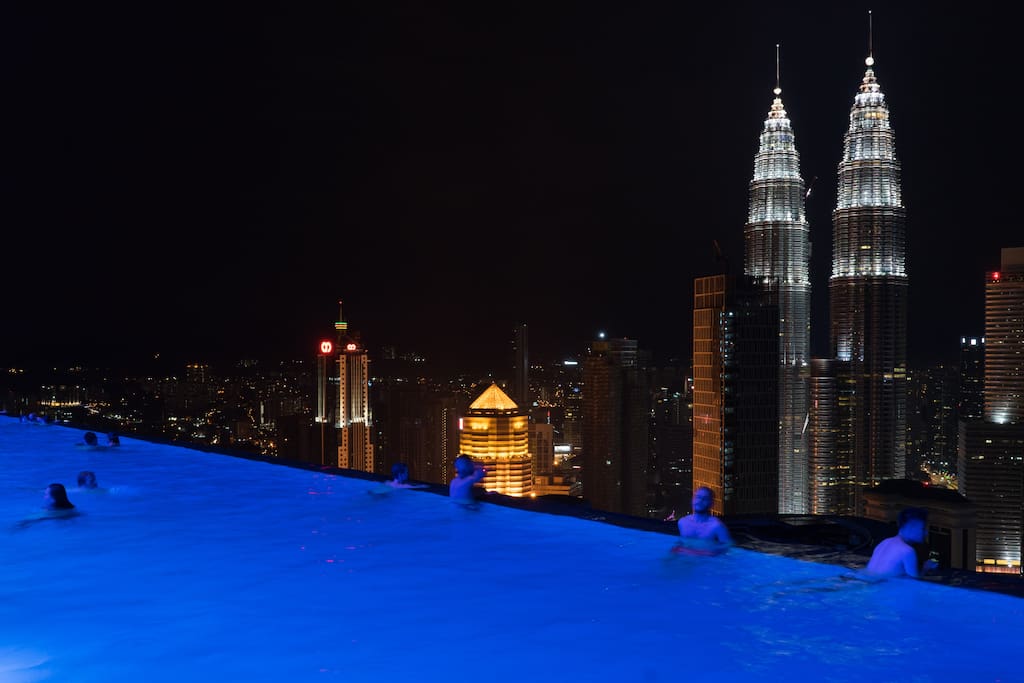 Relaxing night view of KLCC from the roof top infinity pool