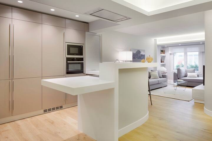 Bella Easo 2 by FeelFree Rentals gallery image 5