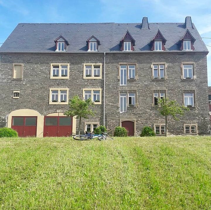 The Old Community House by the Mosel River Apartments for Rent in Brauneberg, RheinlandPfalz