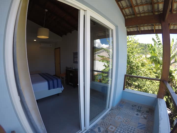 Suite Bare - Balcon avec belle vue sur Ilha Bela