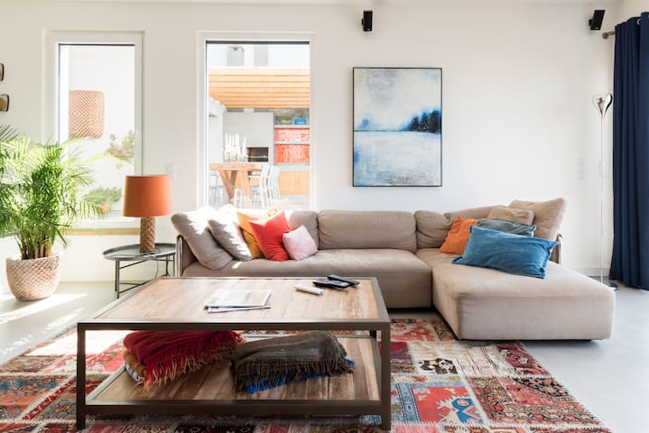 Spacious, Updated Home with Breathtaking Ericeira Sea Views