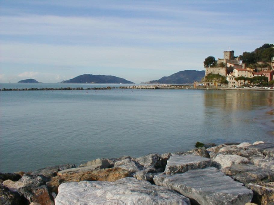 A cosy b & b in San Terenzo -Lerici - Bed and breakfasts for Rent in ...