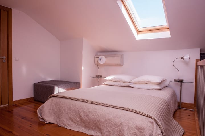 3号卧室，旁边有独立卫生间