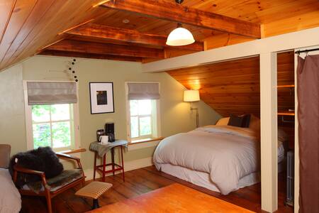 Private room, bath, parking