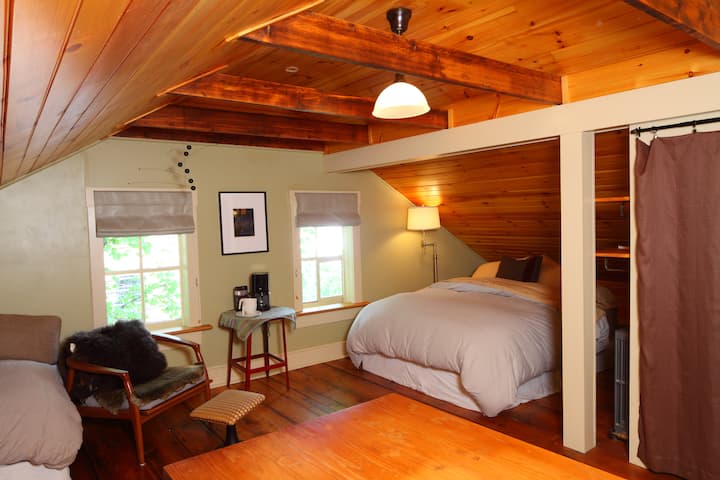 Private room, bath, parking