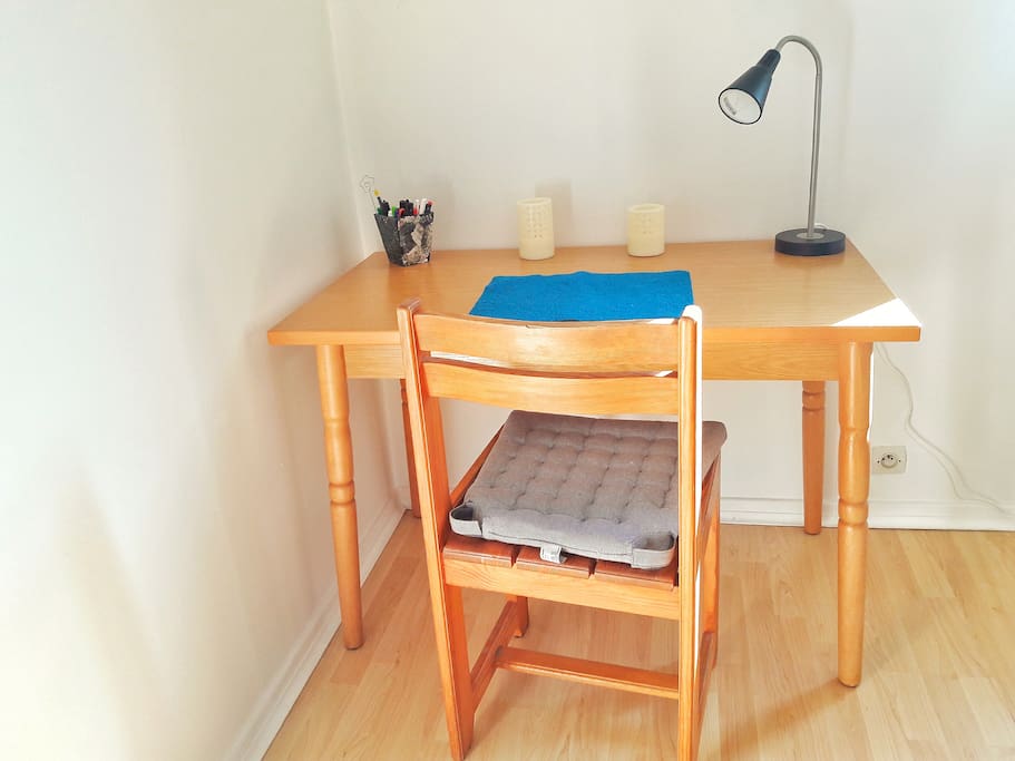Coin bureau - Chambre 1