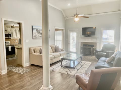 "Hospitality House"3 br 2 bth house N Jackson TN