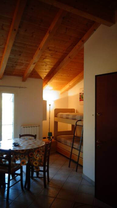 letto e tavolo