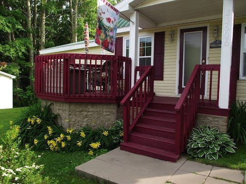 Highland Sunrise Suite (Private Hot Tub)