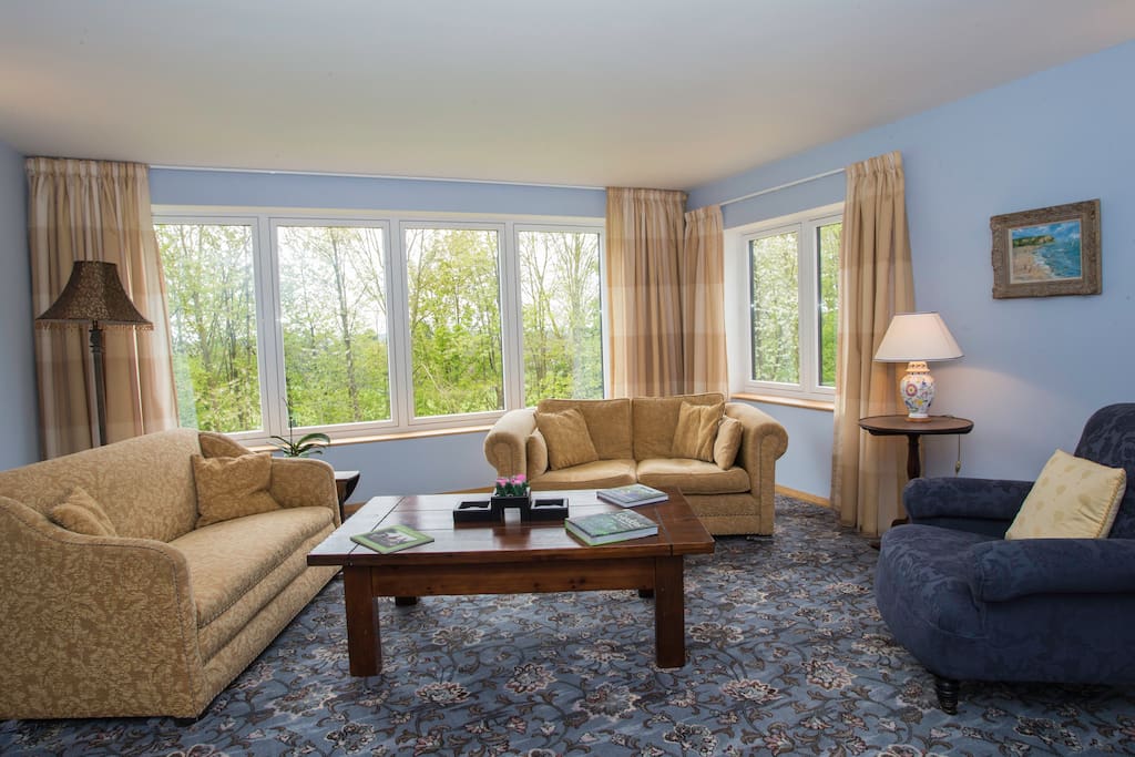 Comfortable guests' lounge