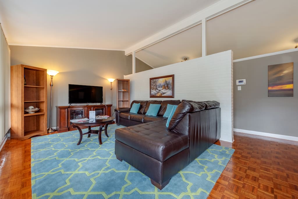 Living Room - Smart TV