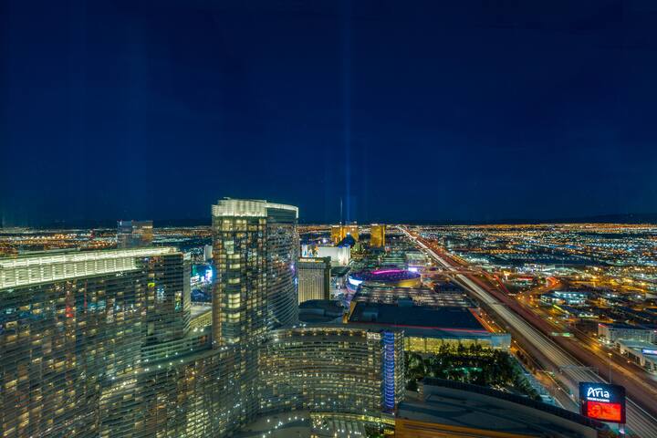 New Vdara 2 BR Suite! ★Highest Penthouse in Vegas! gallery image 3