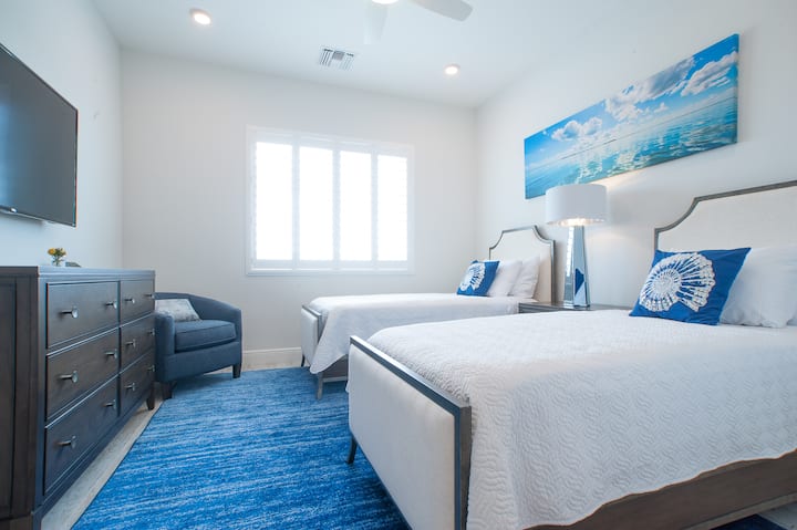 2 Twin Beds or KING Room with EnSuite
