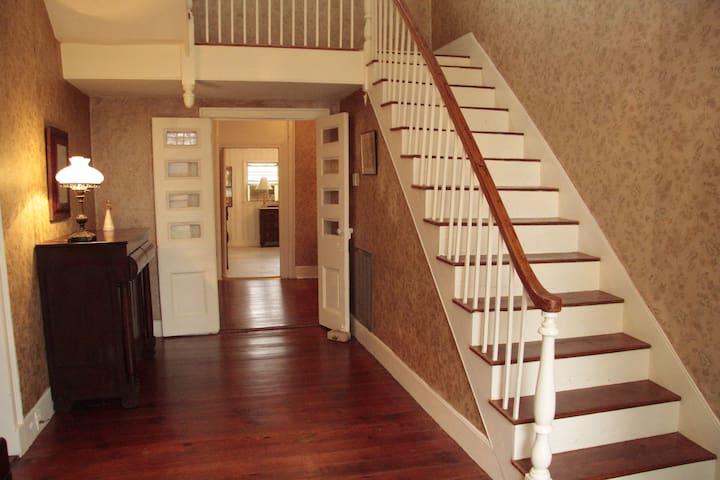 The Poellnitz-Vick House Bed & Breakfast