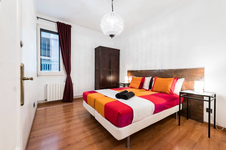 VIDRE HOME PLAZA REAL on LAS RAMBLAS gallery image 2