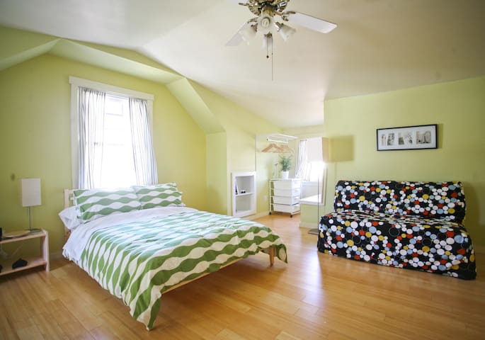 Hyde Park Flat Bamboo Floors Flats For Rent In Austin Texas