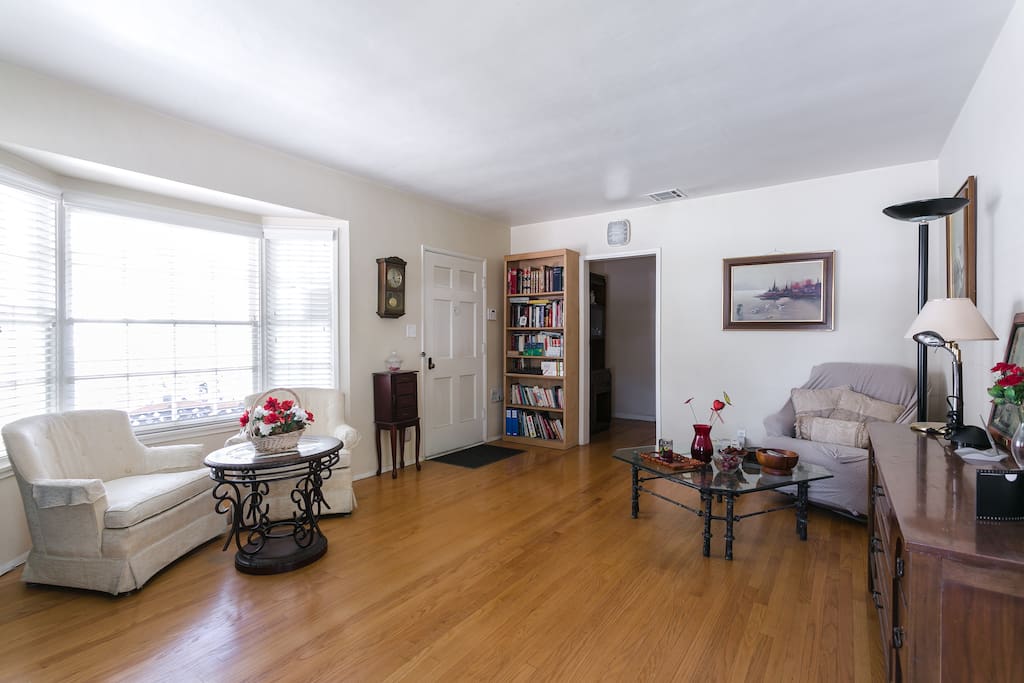 Living room. Plenty of light.