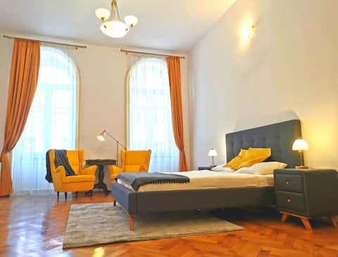 Old Town Residence★1min to Central Square★Spacious