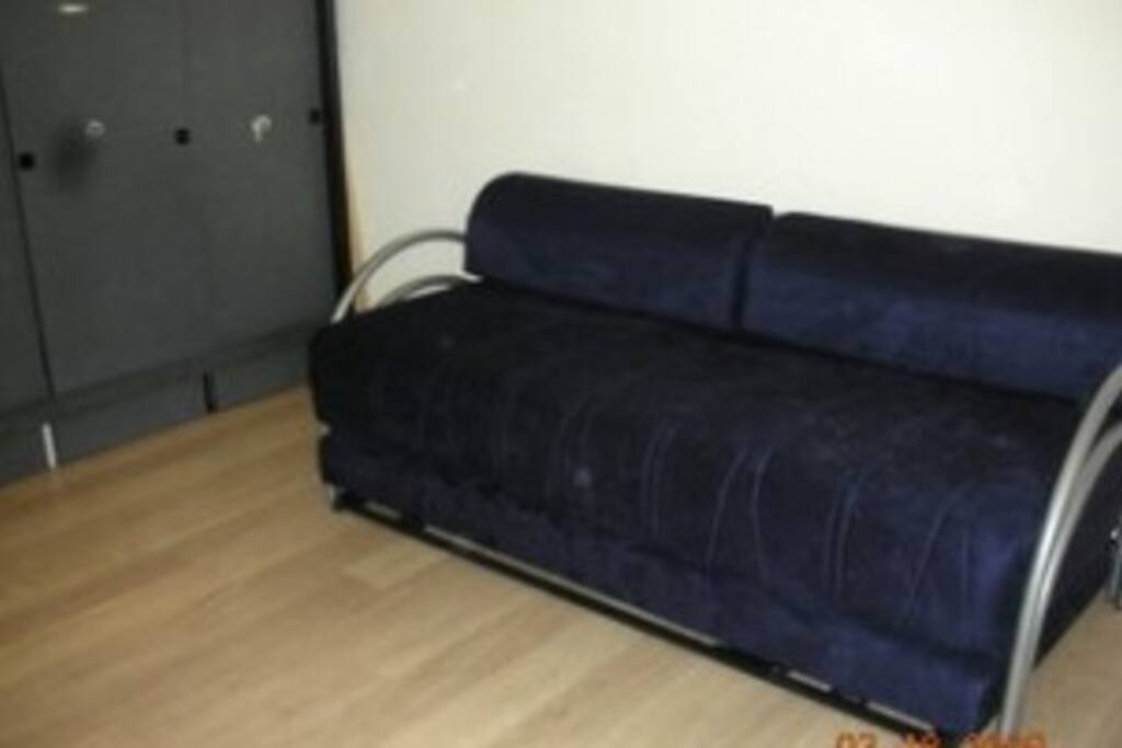 2nd bedroom