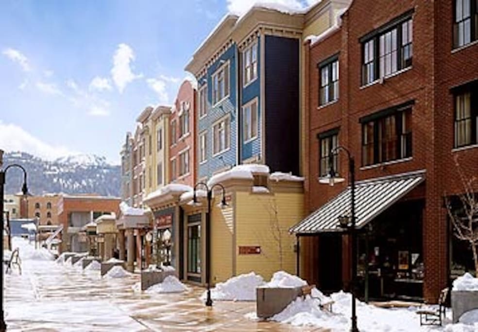 Marriott Summit Watch on Main Street