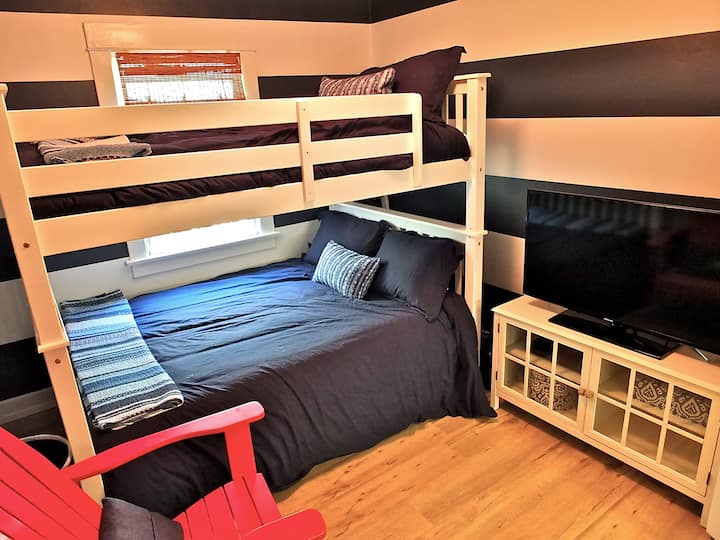 Двуетажни легла в спалня №3