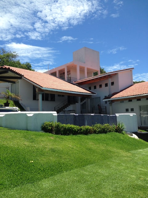 Casa Shanna - Your Perfect Getaway in Ixtapan