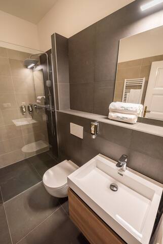 99m2 two bedroom apartment with netflix tv gallery image 2