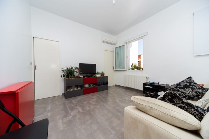 En el corazón de Lavapíes. LOVE gallery image 5