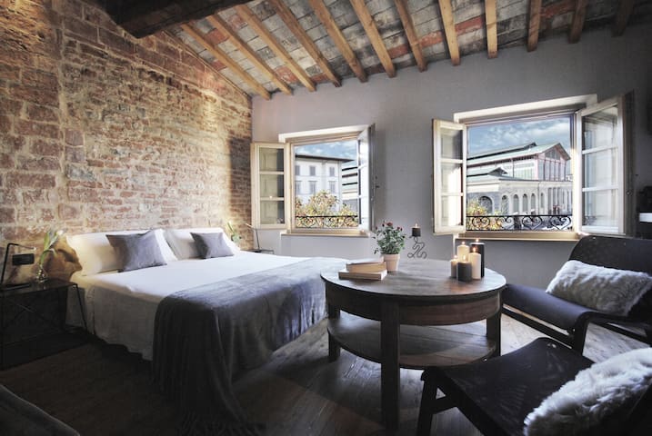 CHARMING SUITE private bathroom