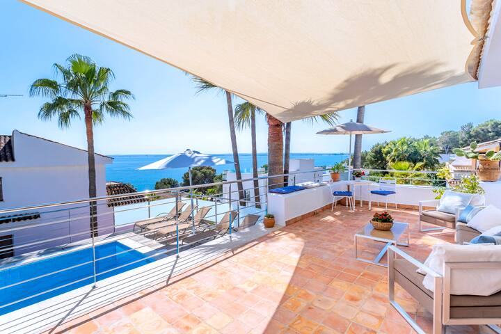 Stylish villa with sea view and pool in Alcudia gallery image 4