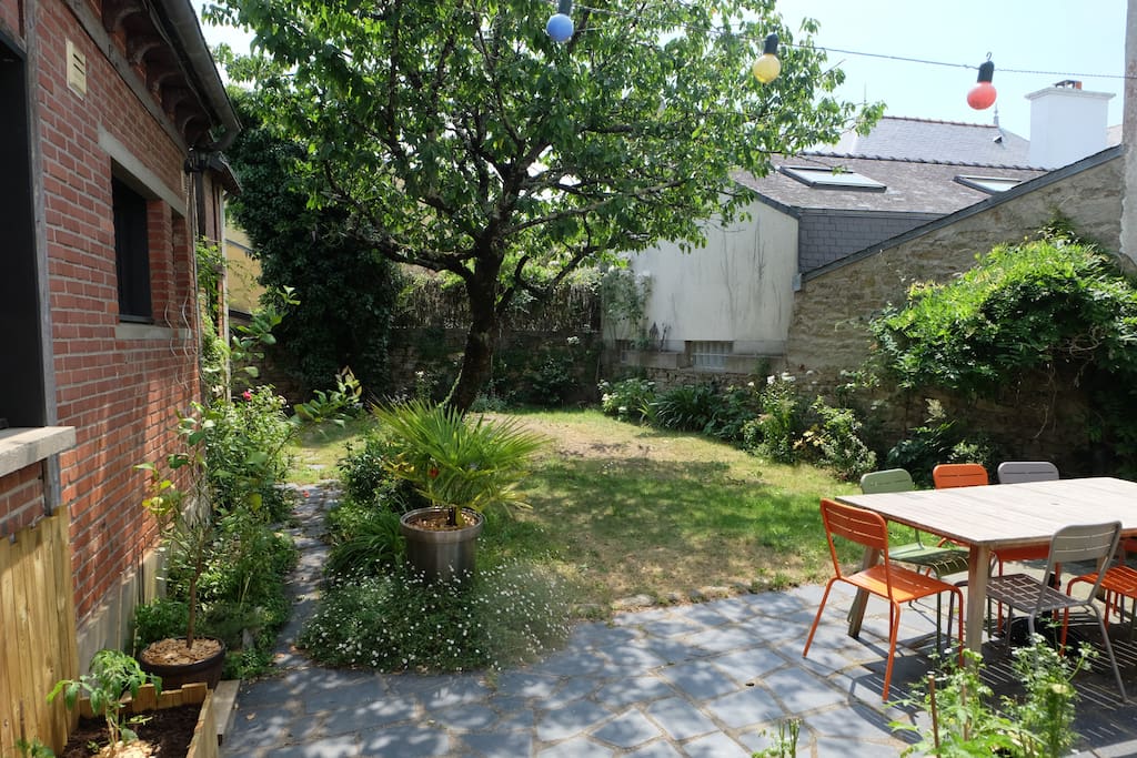 La partie en briques de la maison correspond à l'emplacement actuel de notre cuisine
