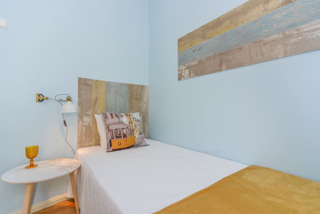 Quarto Amarelo Mel, Nº 3