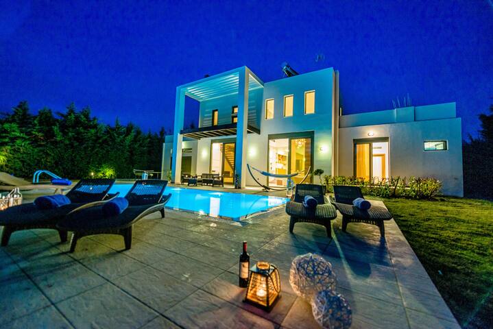 Filerimos Oasis Villa gallery image 2