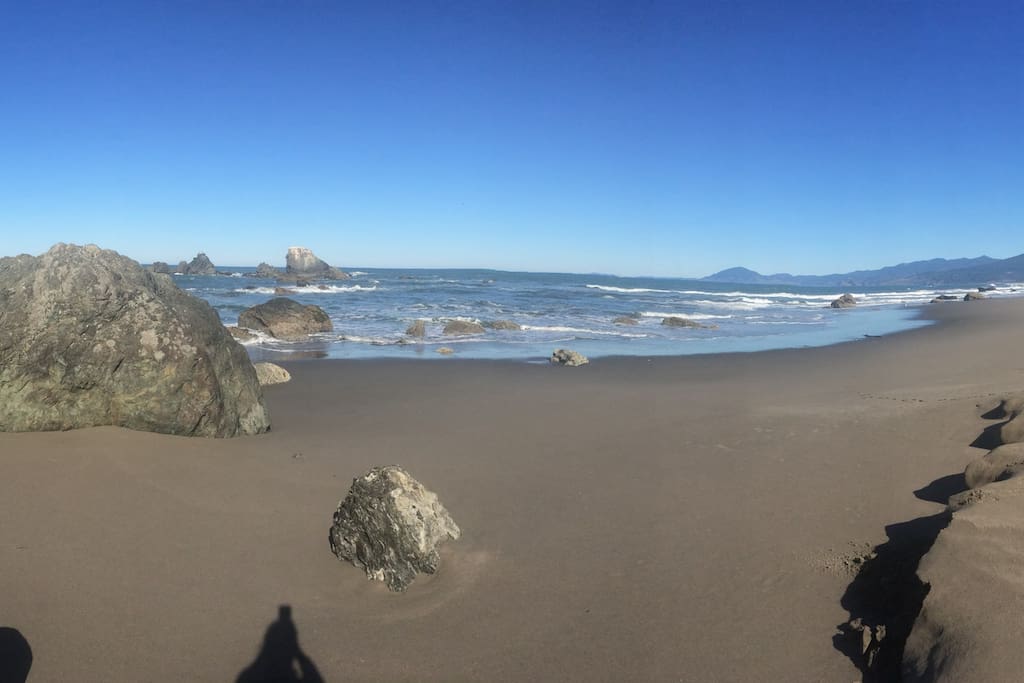 Sunny (or Stormy!) Nesika Beach beach access! Houses for Rent in