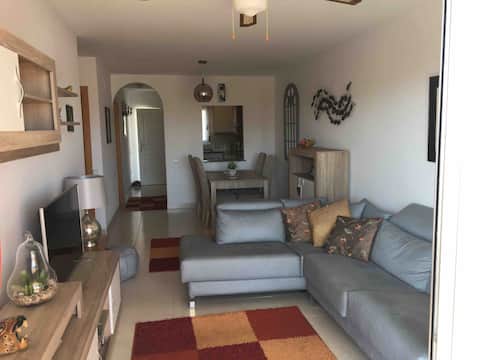 Anuncio de Airbnb popular: Beautiful apt., large terrace, pool, 200m from sea en Vinaròs