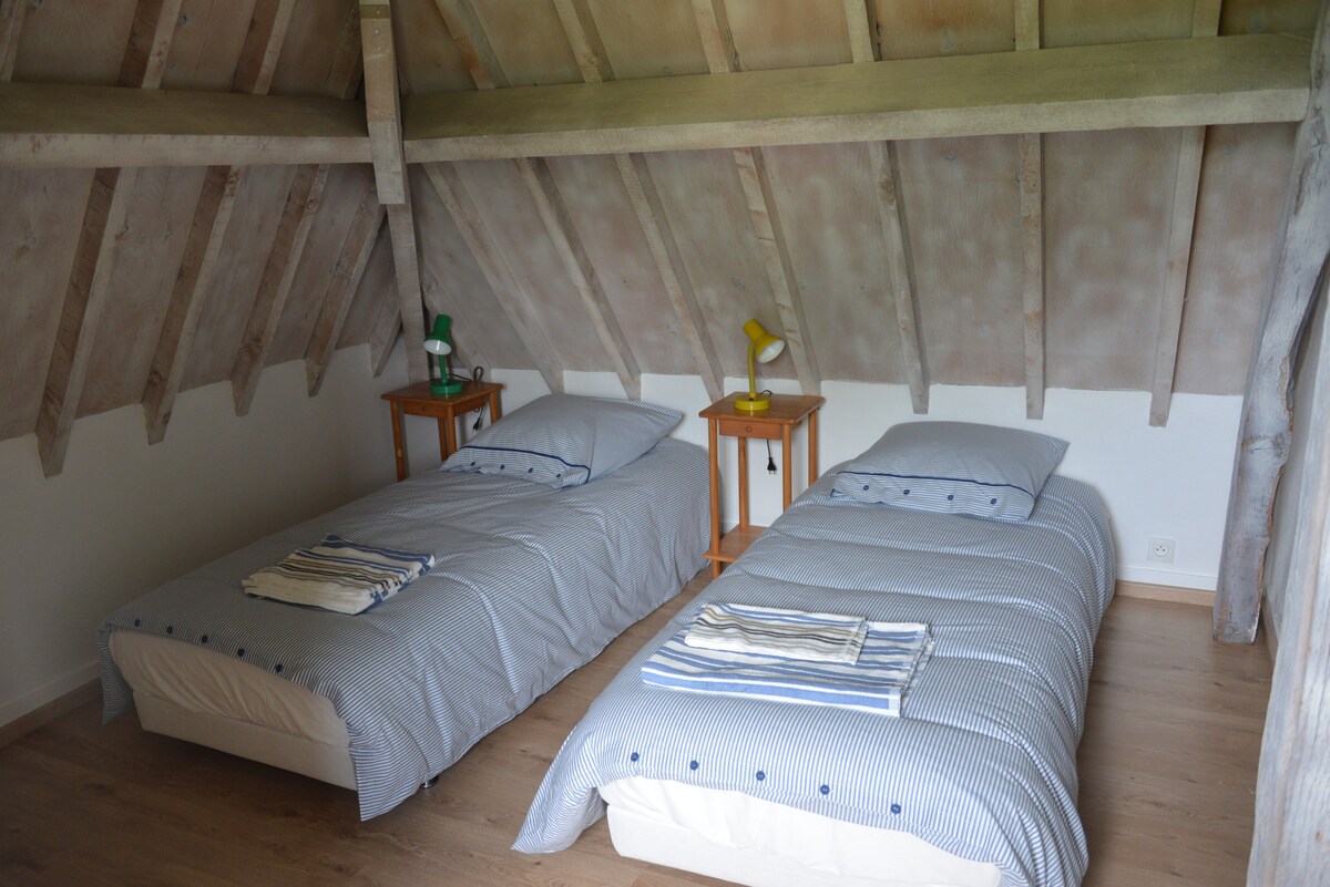 Chumba cha kulala cha Kusini chenye vitanda 2.