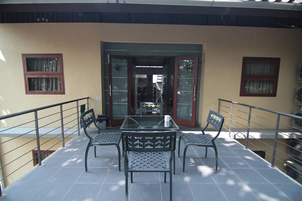 balcony