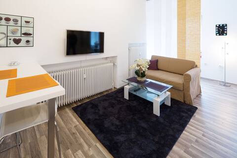 Erfolgreiche Airbnb-Immobilie: Quiet Courtyard Studio in Dusseldorf City in Bilk