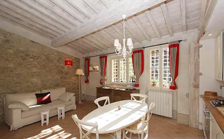 Splendida Casa Completamente Rinnovata Nella Città Toscana Di Cetona - Chiusi