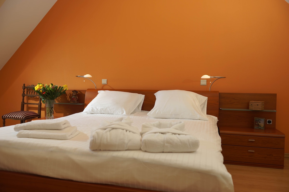 Master Bedroom (Super King Bed)