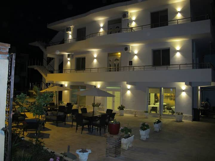 Hotel Nika in Vlorë, Qarku i Vlorës, Albania - Airbnb