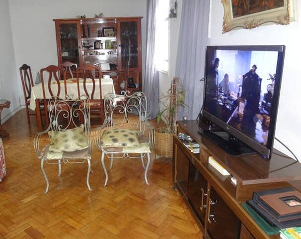 RJ Tijuca Metrô Saens Pena p/ 8 pessoas gallery image 2