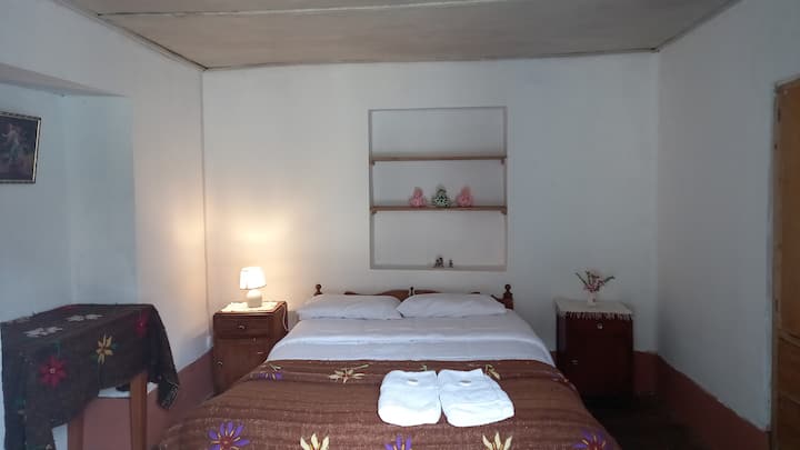 Обикновен или брачен.