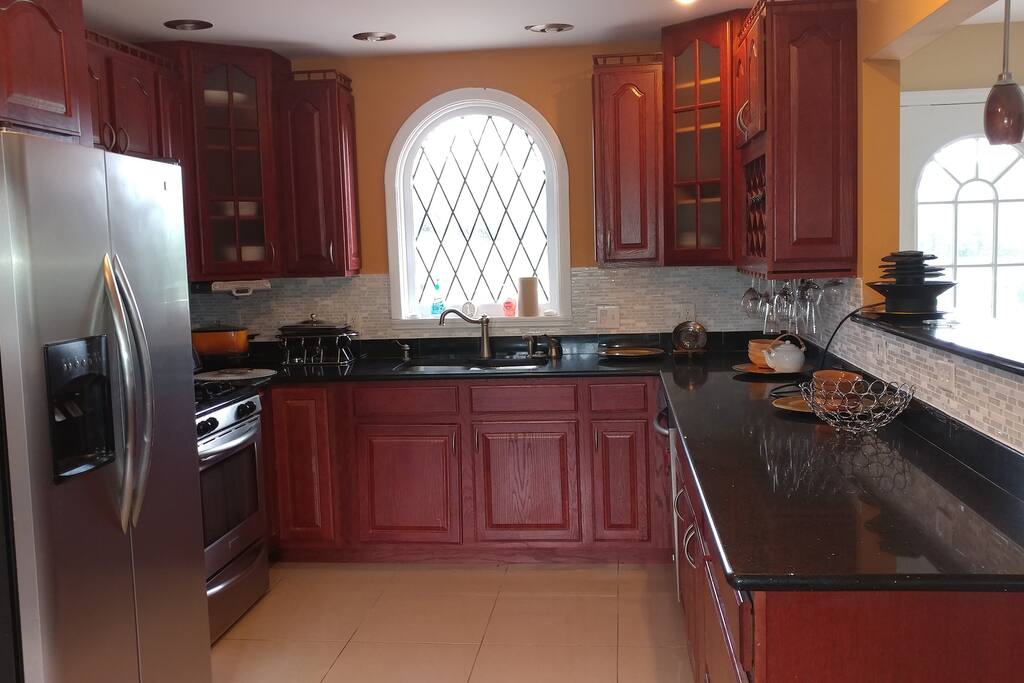 Full kitchen