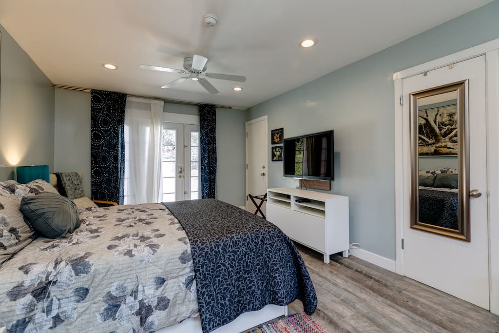 Queen bed