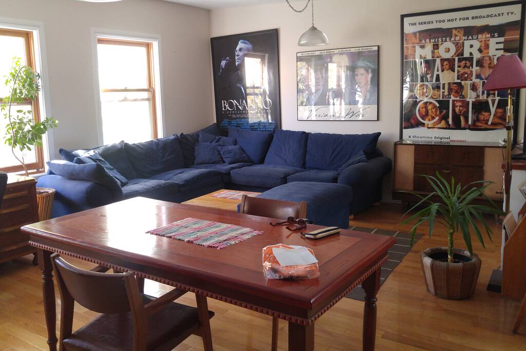 A huge living room with wonderful light!
