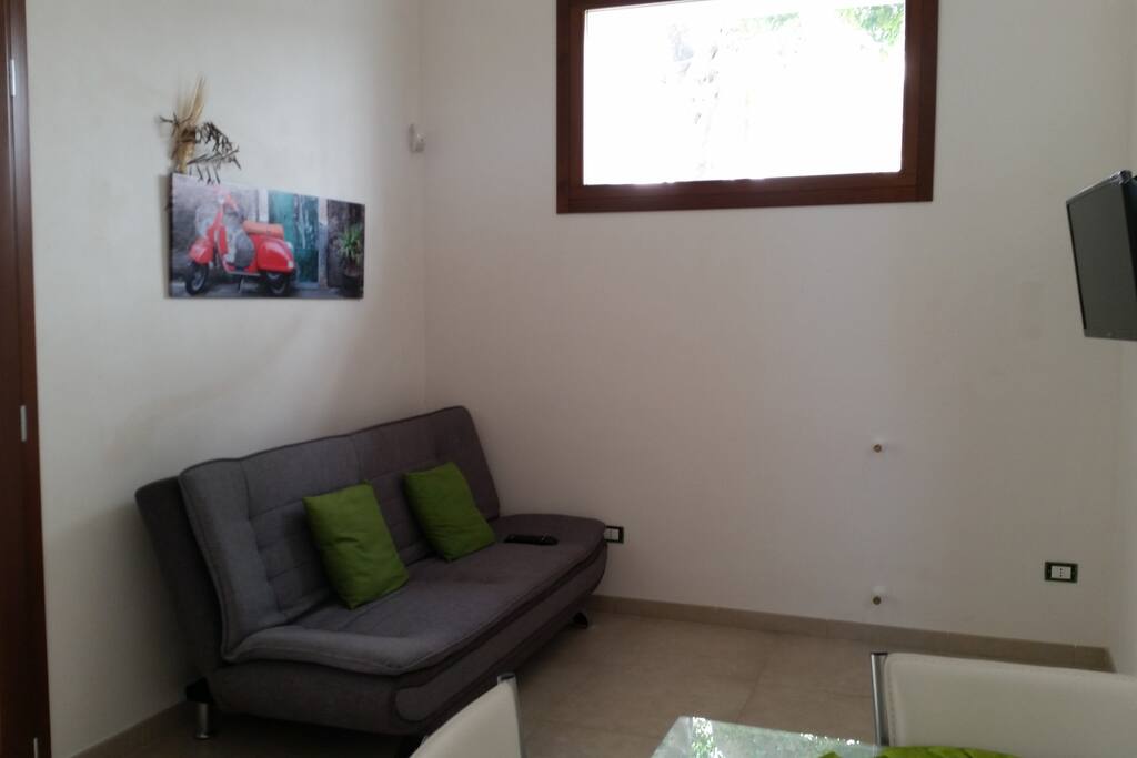 ZONA RELAX - TV CON DIVANO LETTO PER UNA PERSONA