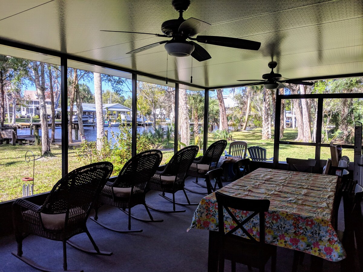 Goofin'Off Fishing Cabin Cabins for Rent in Homosassa, Florida