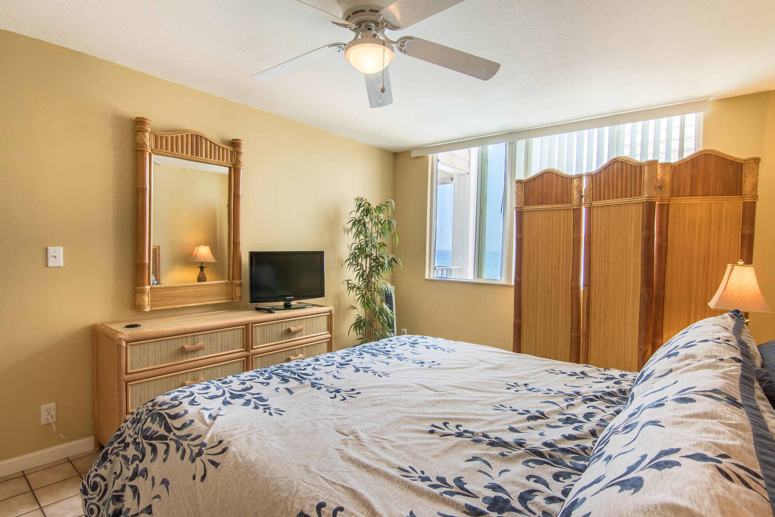 Condo in Kailua-Kona · ★4.47 · 1 bedroom · 2 beds · 1 private bath - Image 10